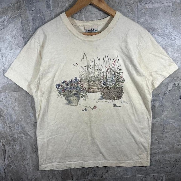 Northern Reflections Tops - Vintage 90s Northern Reflections cream Embroidered Floral Garden tee shirt Large